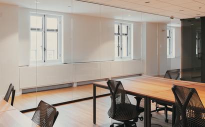 Bureaux privés / Private Offices Bureaux privés / Private Offices
