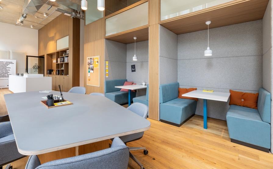 Work, meet and collaborate in a shared office space in Spaces The Towers Emeryville