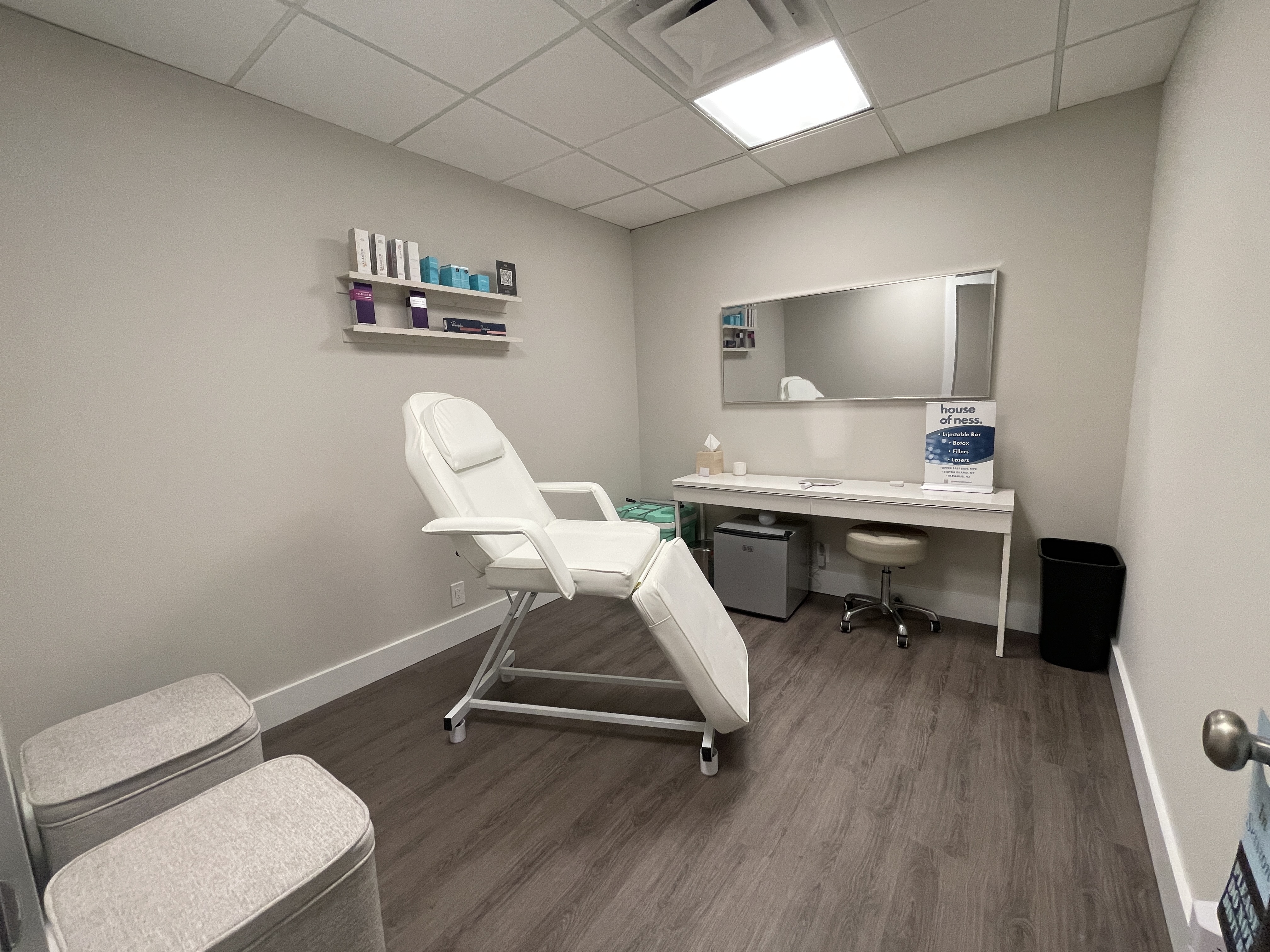 Multiple Rooms in Lively Office Space Available to RENT 