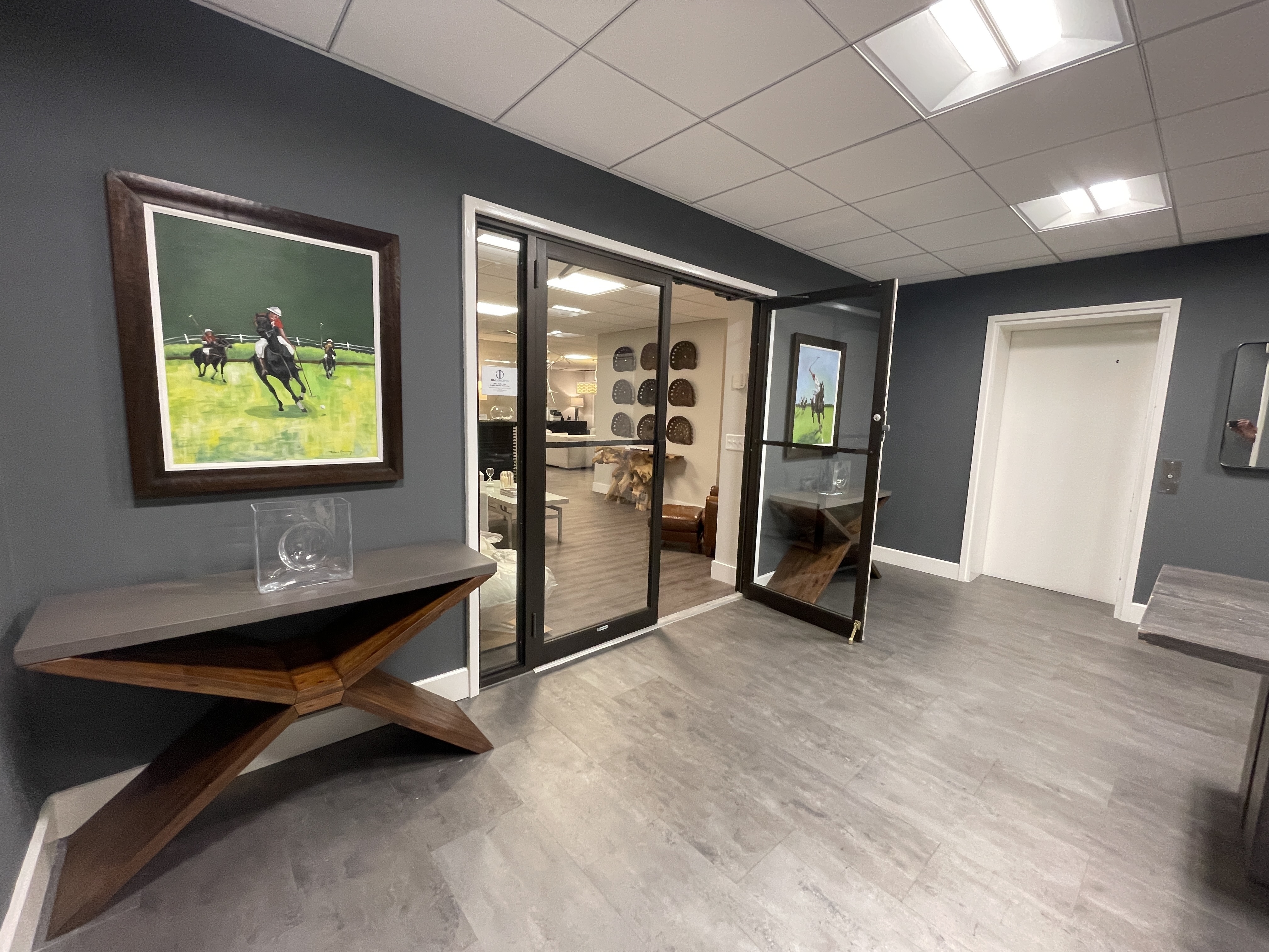 Multiple Rooms in Lively Office Space Available to RENT 