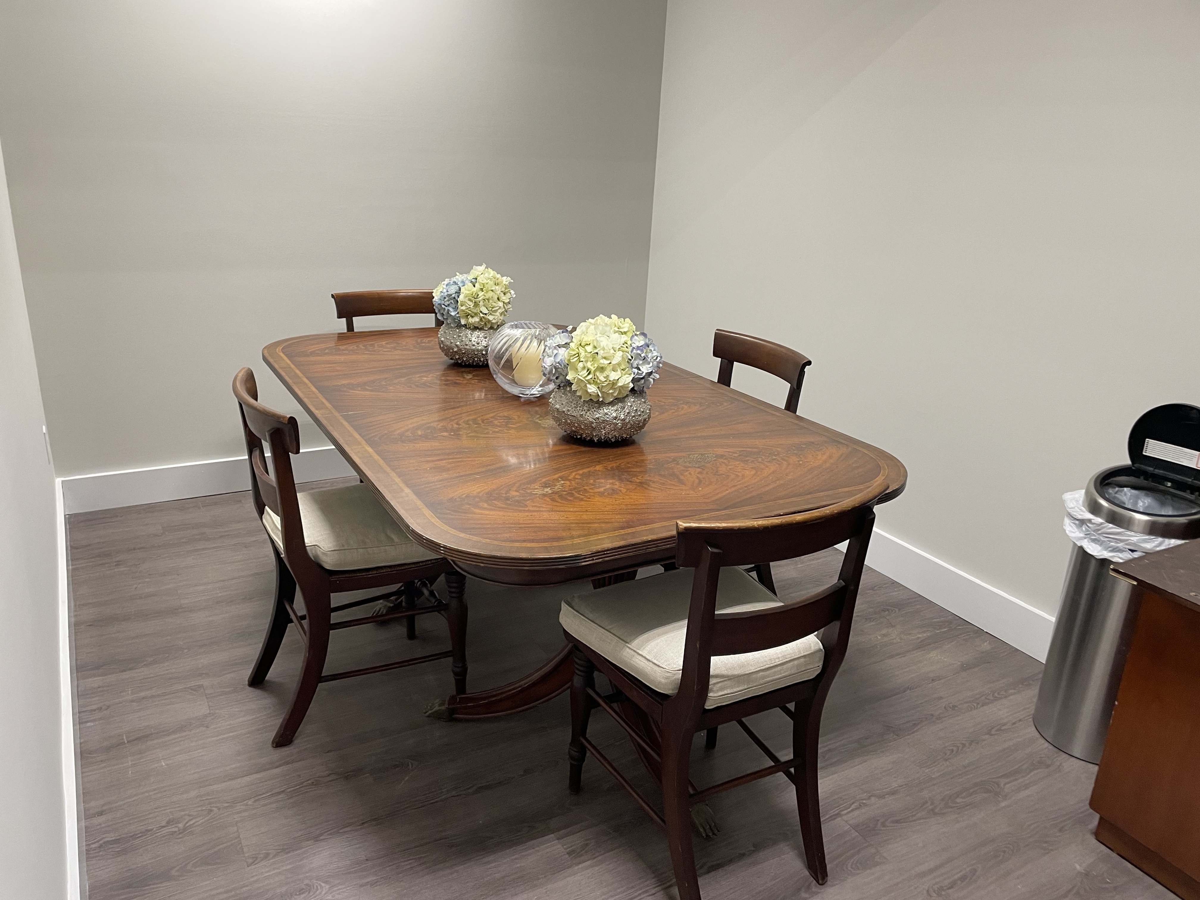 Multiple Rooms in Lively Office Space Available to RENT 