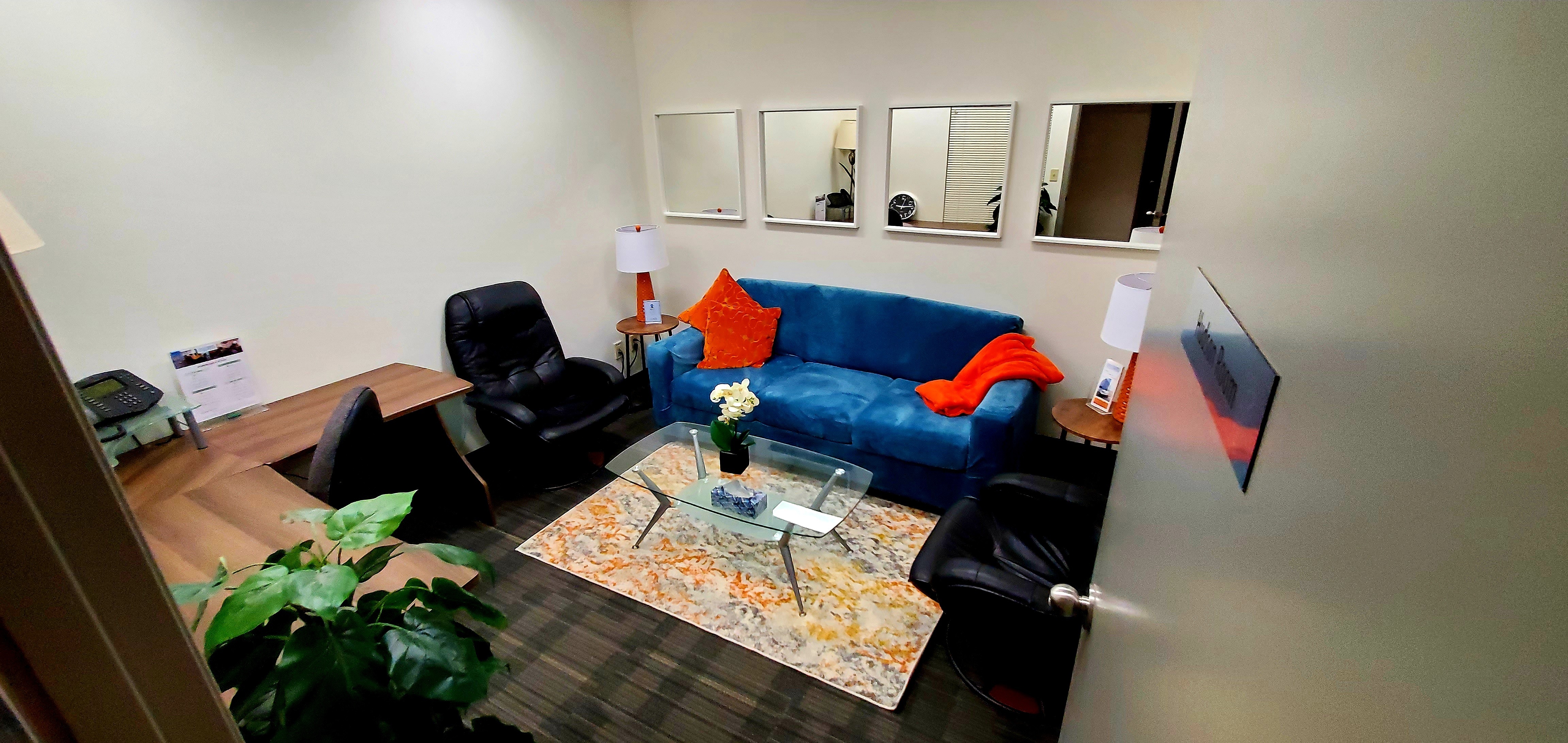  Small meeting/Counseling room near YVR Airport/Marine Dr/Richmond