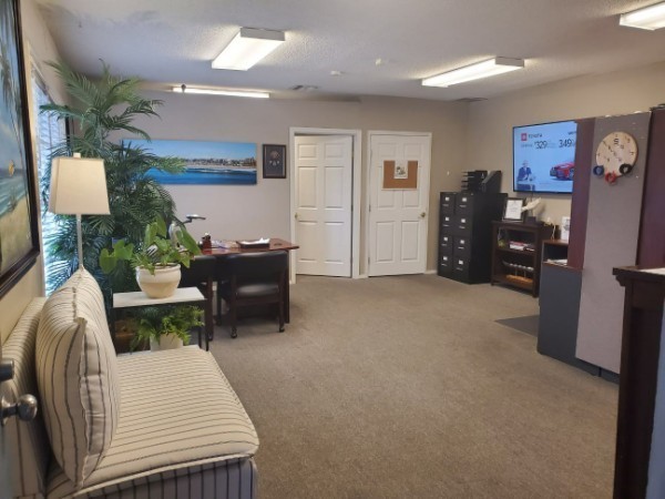 Dedicated Desk in Shared Office