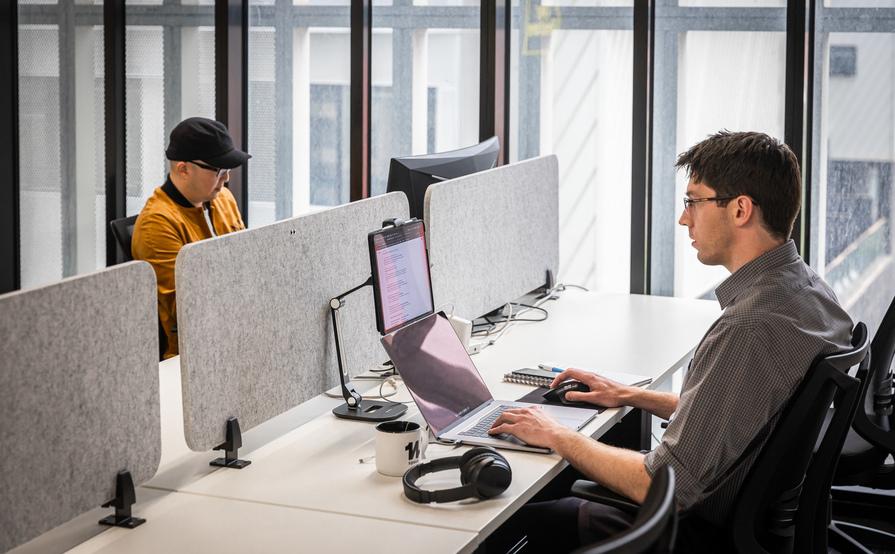 Dedicated Desk | 11th Space