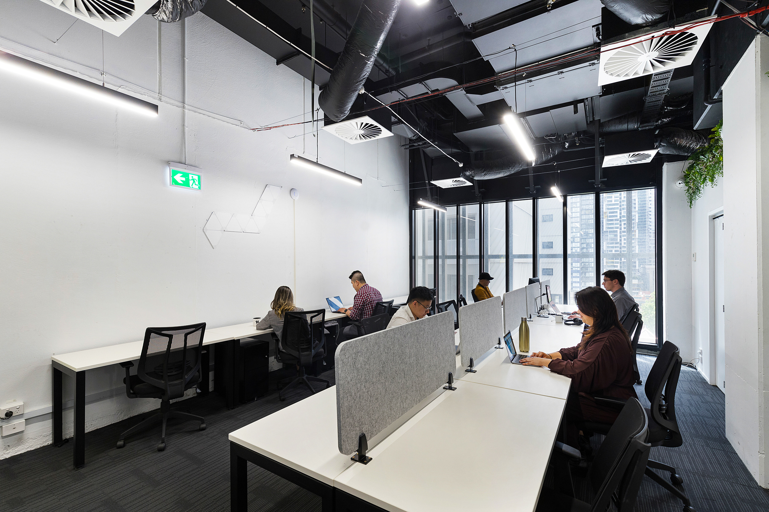 Dedicated Desk  |  11th Space