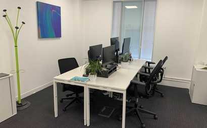 Desks Available in Lovely Belgravia, London (near Victoria Station) Desks Available in Lovely Belgravia, London (near Victoria Station)