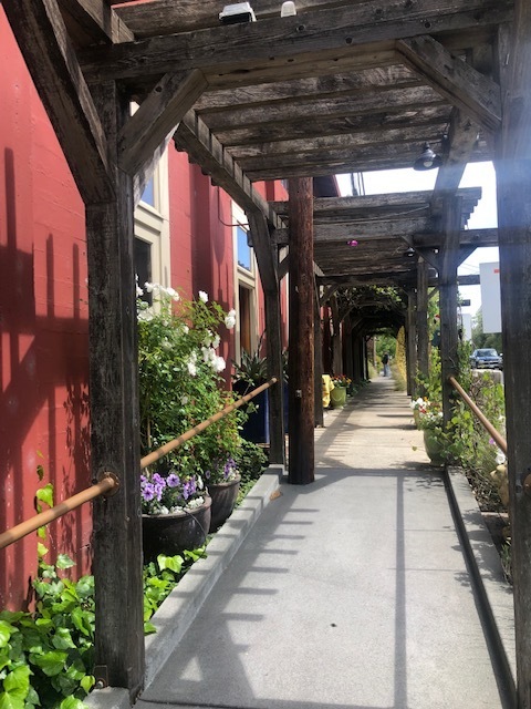 L & L office space located in  the heart of Glen Ellen CA