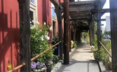 L & L office space located in the heart of Glen Ellen CA L & L office space located in the heart of Glen Ellen CA