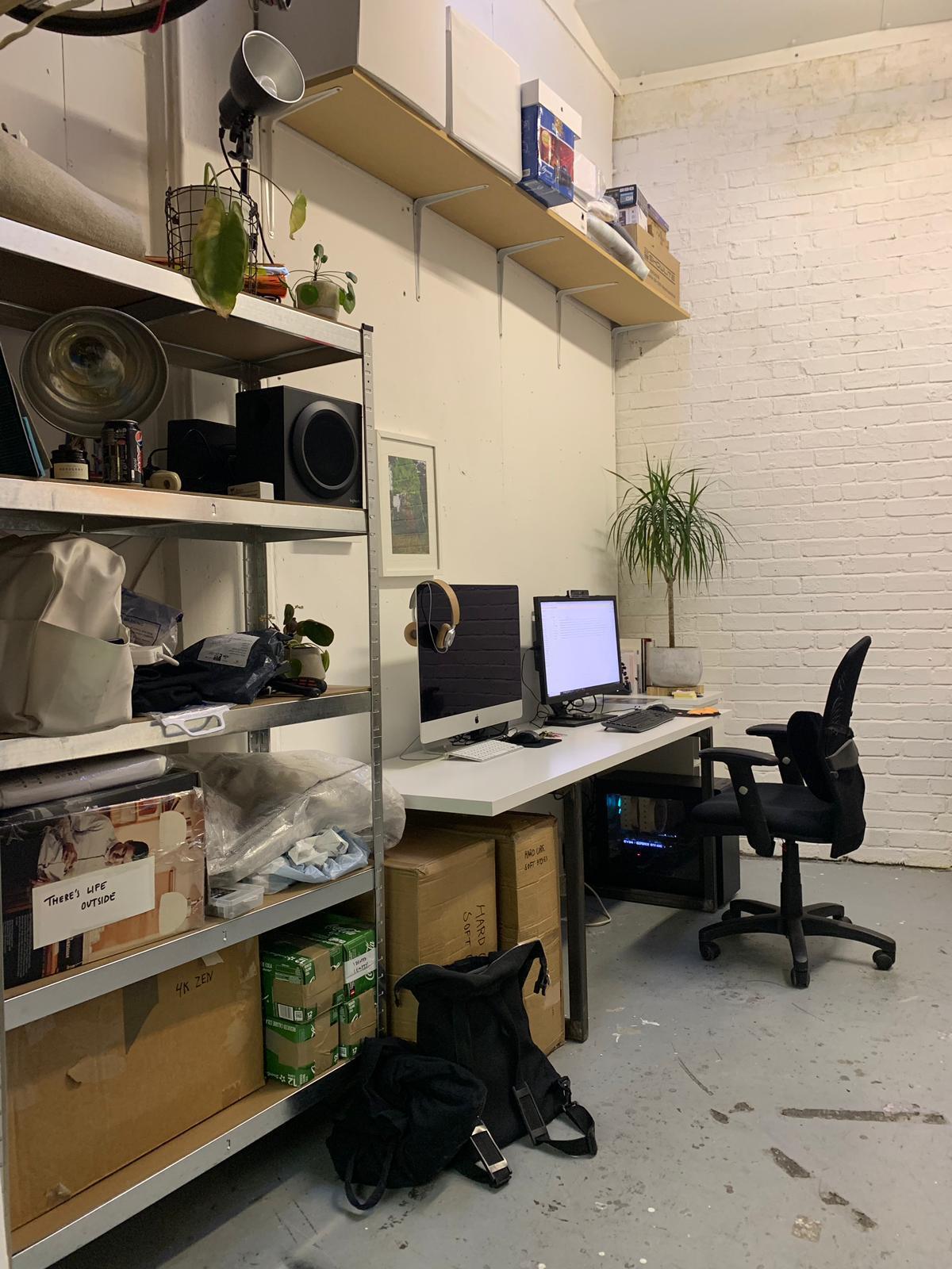 Shared Creative Studio / desk
