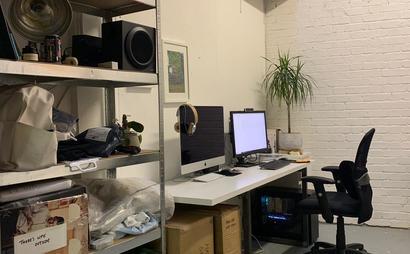 Shared Creative Studio / desk Shared Creative Studio / desk