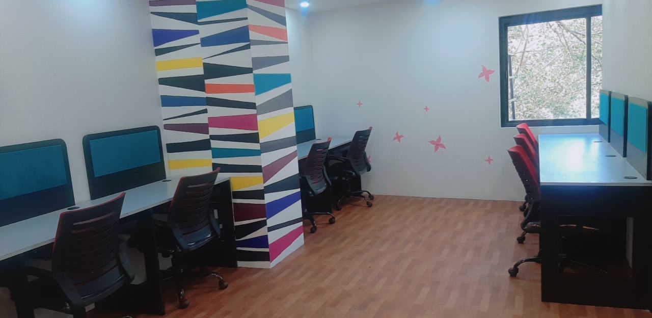 14 Workstations + Manager Cabin