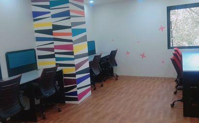 14 Workstations + Manager Cabin 14 Workstations + Manager Cabin