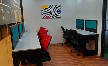 10 Workstations + Manager Cabin 10 Workstations + Manager Cabin