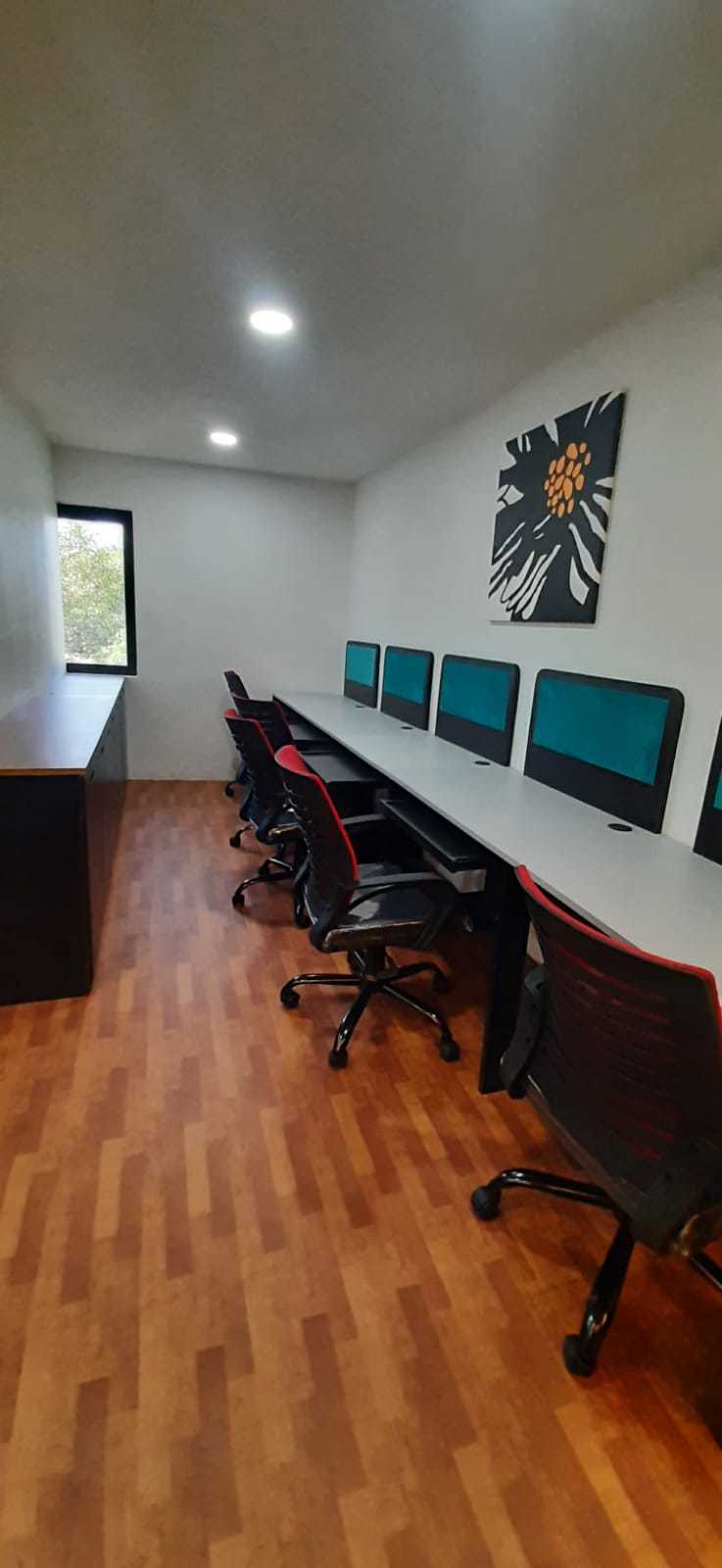 10 Workstations + Manager Cabin