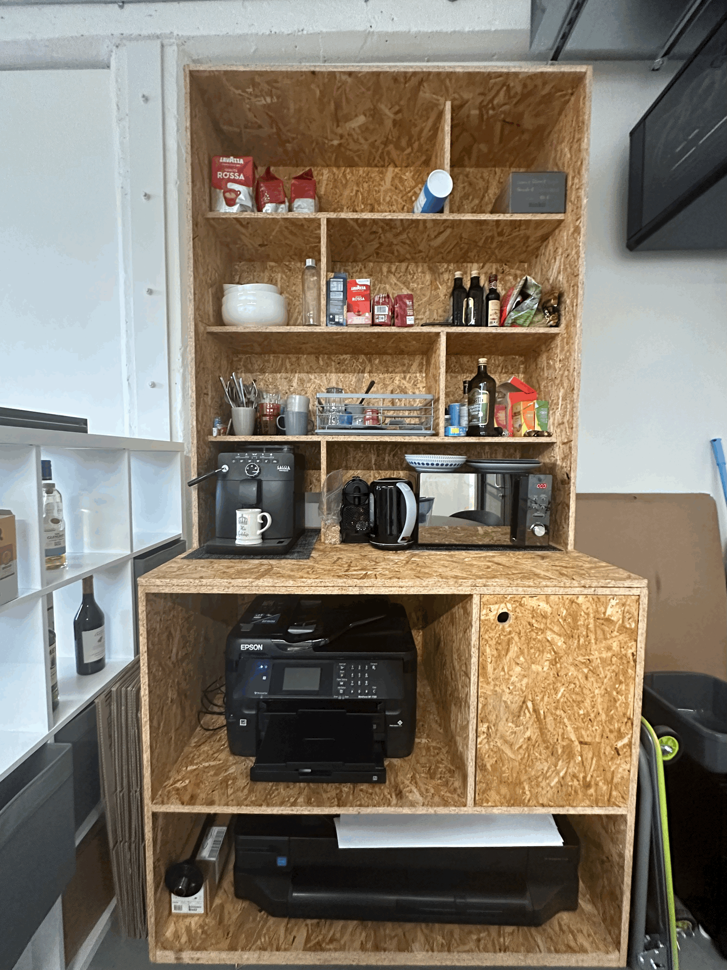 3 x Desks available in vibrant office space in London Fields 3 x Desks available in vibrant office space in London Fields