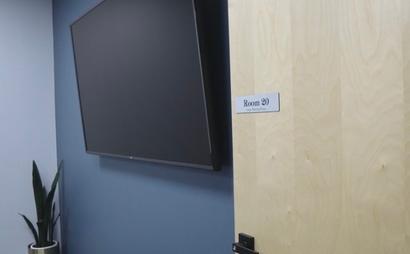 Status-Meeting Room Status-Meeting Room