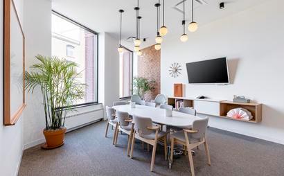 Flexible workspace memberships in Spaces Warehouse District Flexible workspace memberships in Spaces Warehouse District