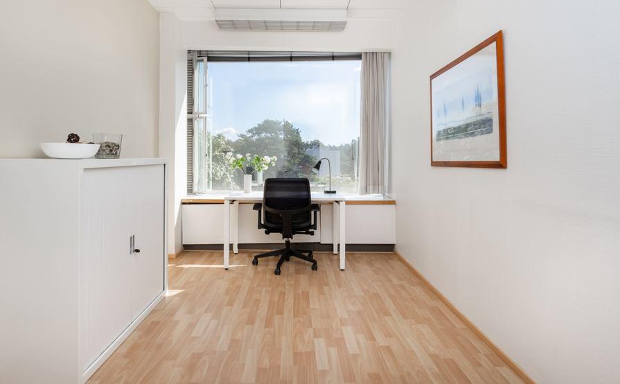 Private office for 2 people