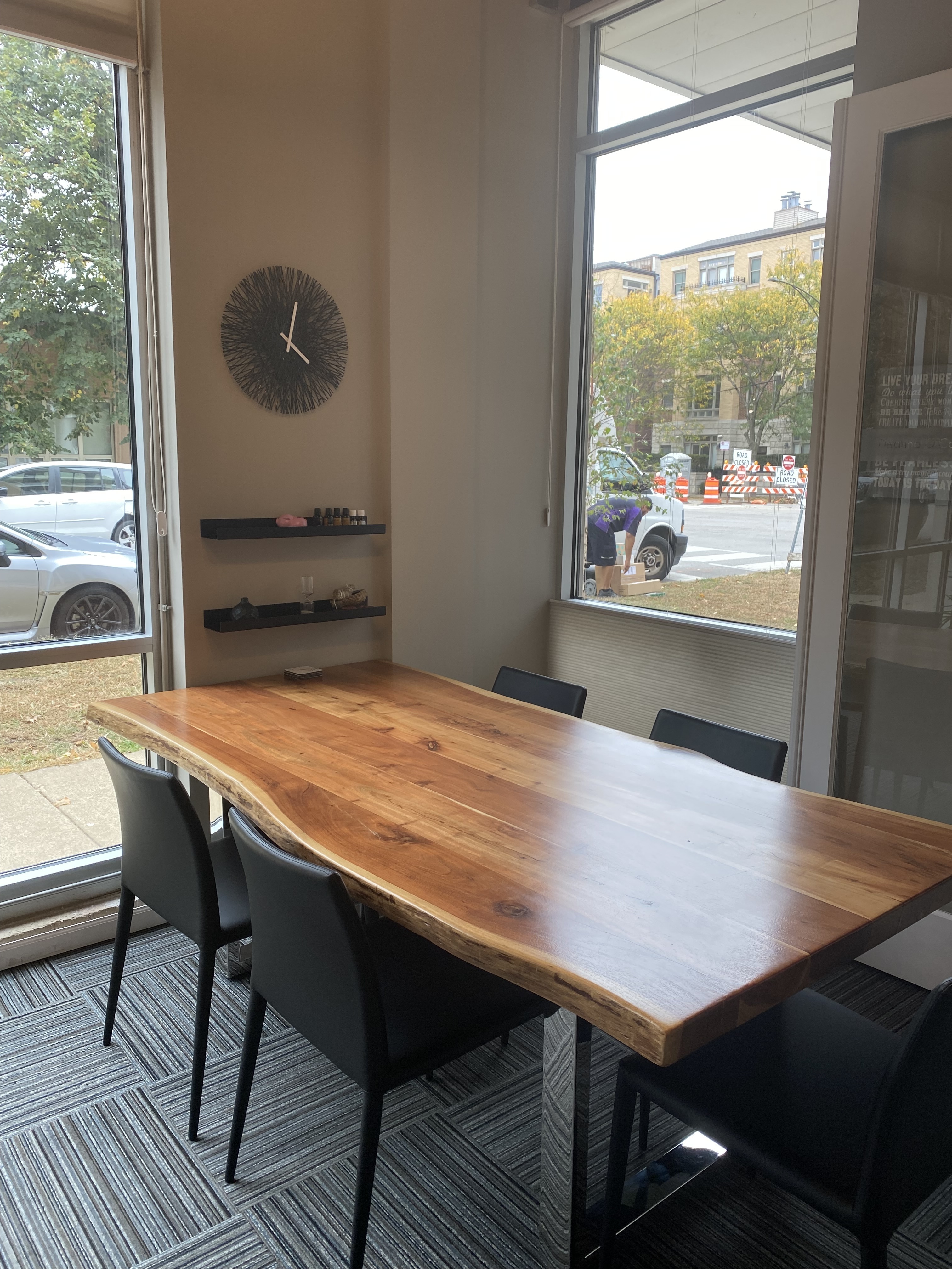 Modern and sunny meeting room!