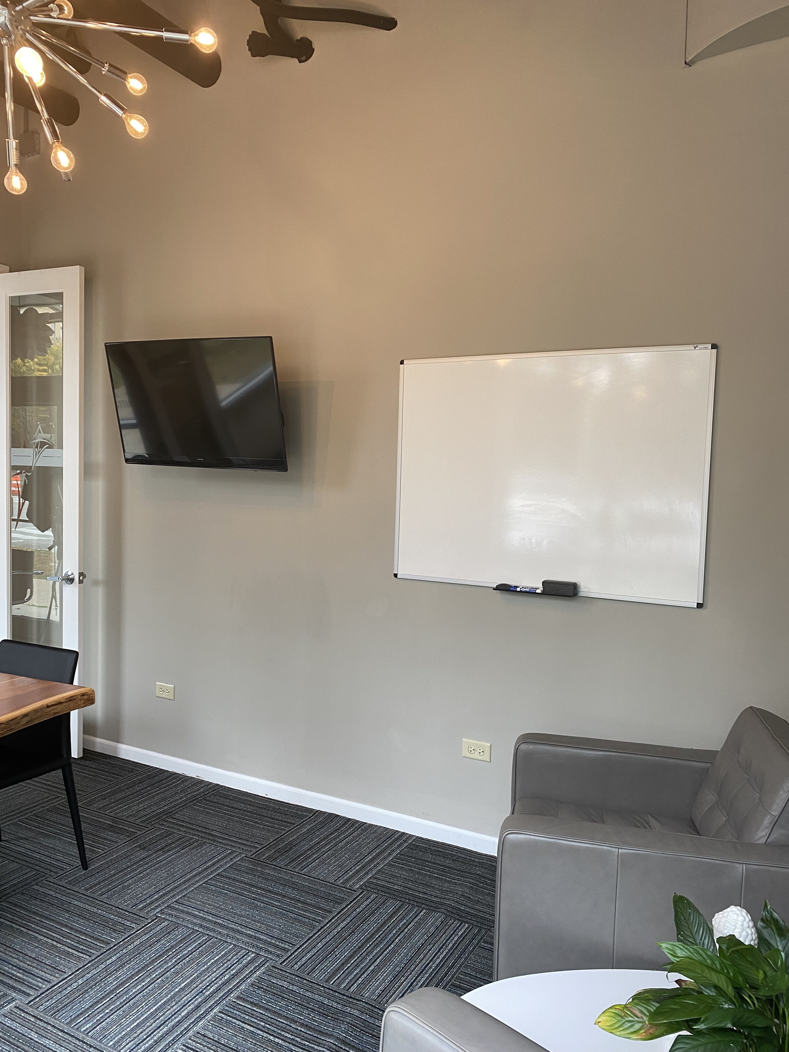 Modern and sunny meeting room!