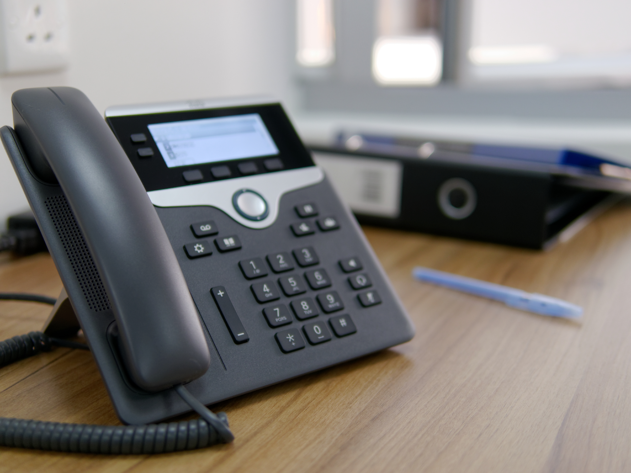 Private rooms with 3 workstations Private rooms with 3 workstations