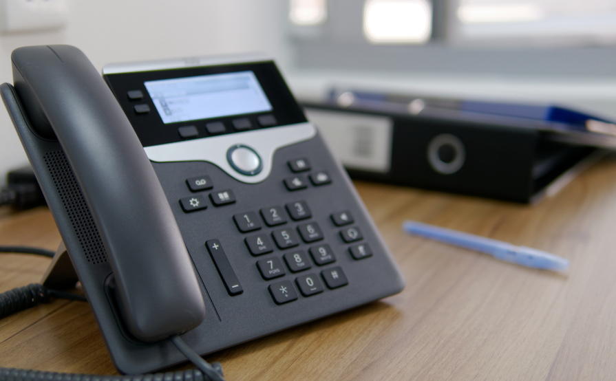 Private rooms with 3 workstations Private rooms with 3 workstations