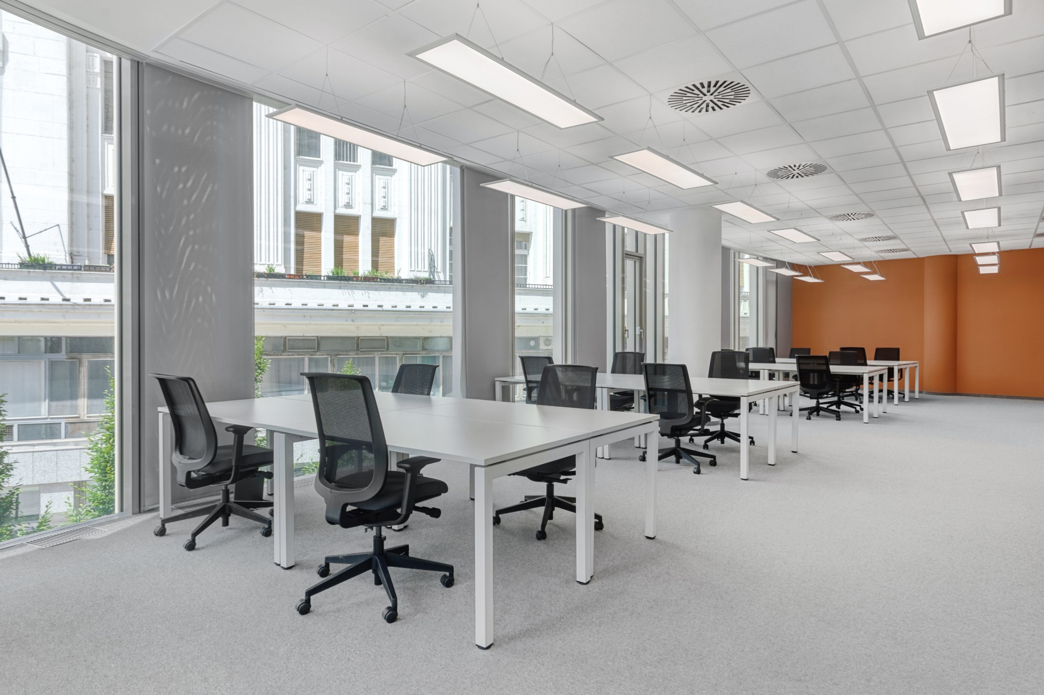 Open plan office space for + 15 people Open plan office space for + 15 people