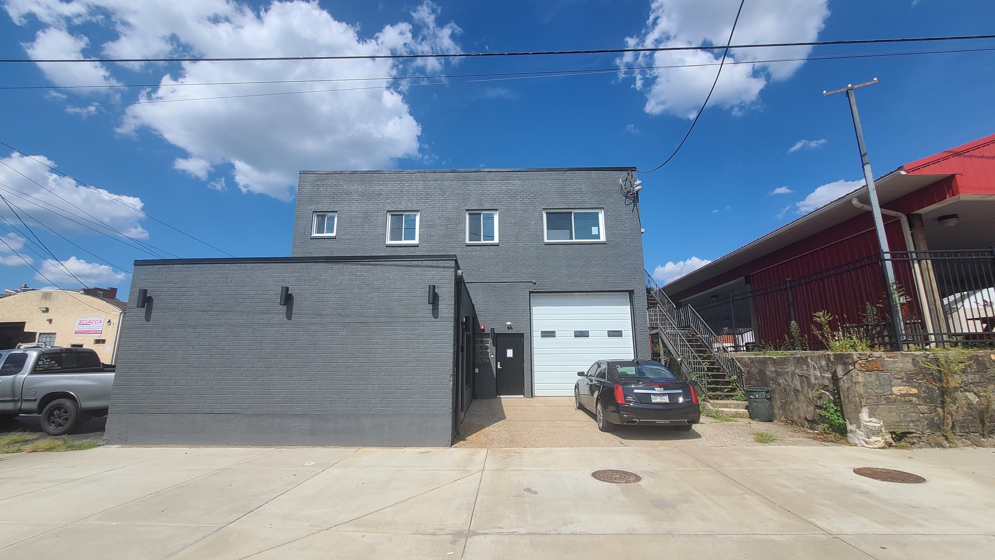 Blu Bear Studios - Daily Desk Rental