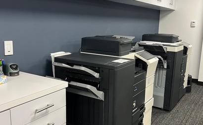 Desk Available in Bright, Open Office with Gorgeous Hudson River & Brooklyn Bridge Views Desk Available in Bright, Open Office with Gorgeous Hudson River & Brooklyn Bridge Views