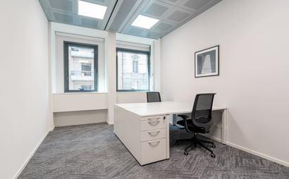 Fully serviced private office space for you and your team in 2611 South Clark Street