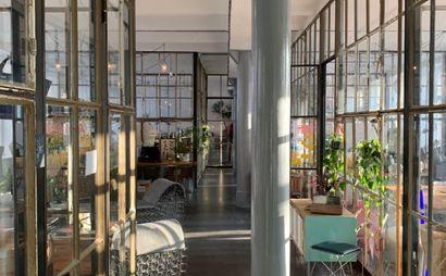 CoWorking Desks at KREATUR SPACE CoWorking Desks at KREATUR SPACE