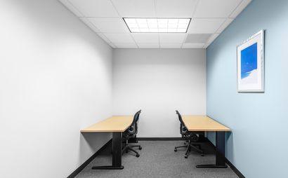 Book a reserved coworking spot or hot desk in Sarasota Courthouse Book a reserved coworking spot or hot desk in Sarasota Courthouse