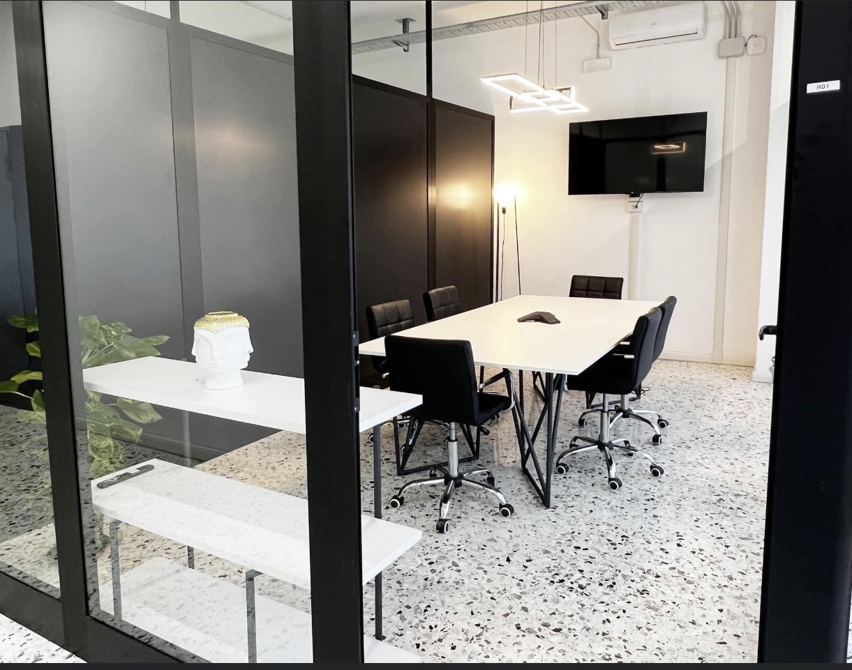 sala riunione da 6 posti -StartCoworking-