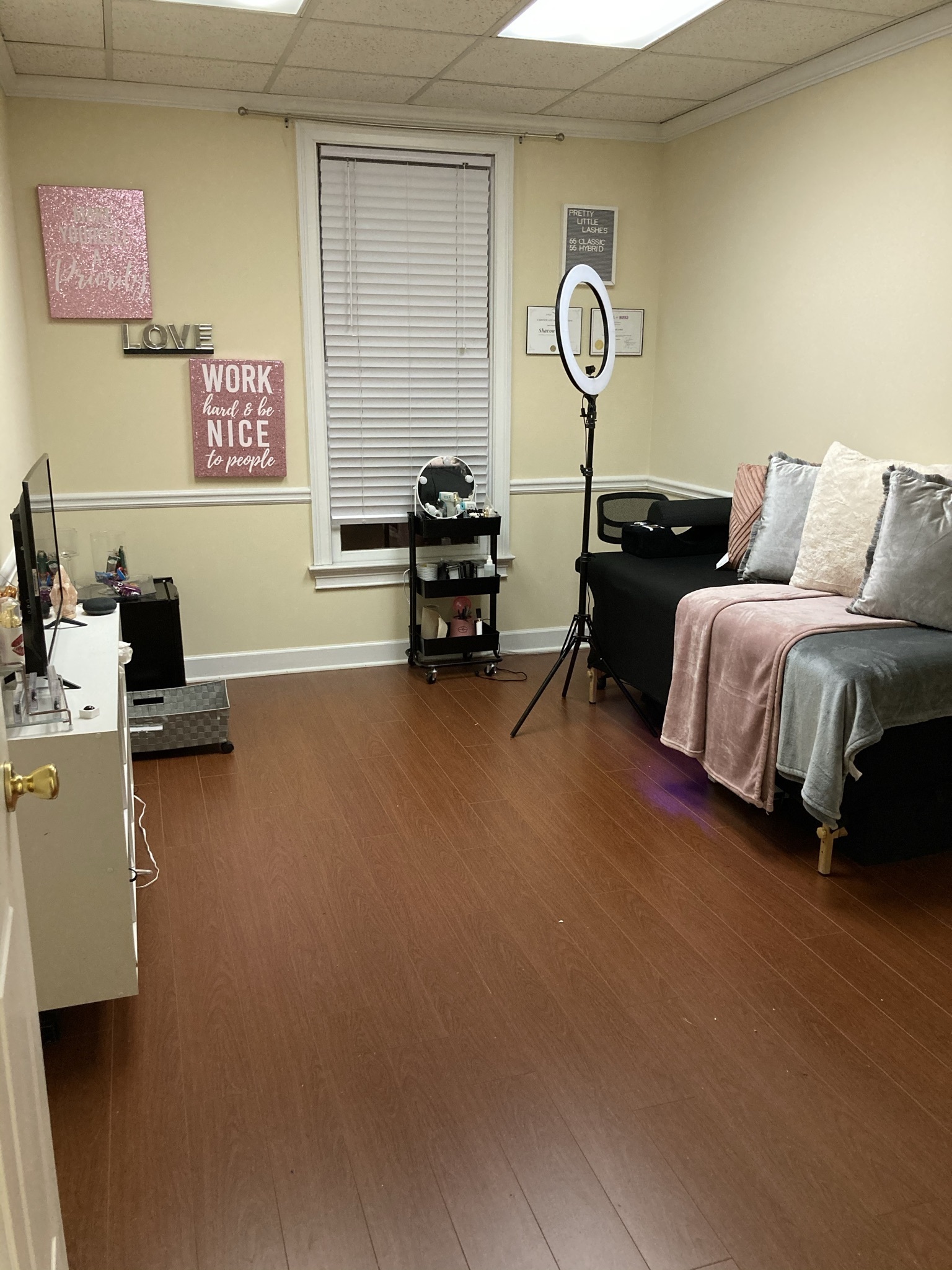 Spacious beauty space 