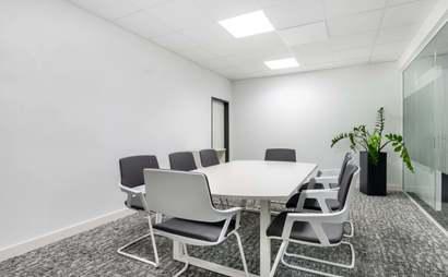 All-inclusive access to professional office space for 10 persons in Elm Street All-inclusive access to professional office space for 10 persons in Elm Street