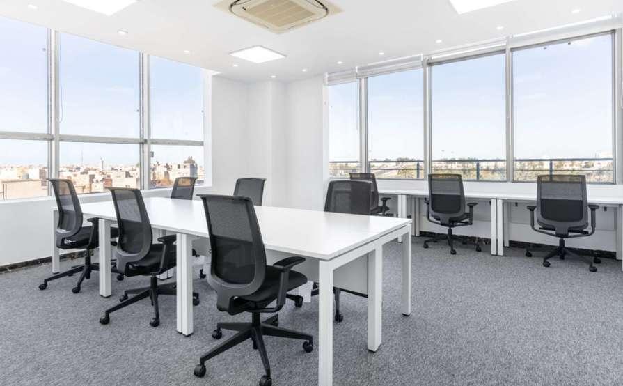 Fully serviced open plan office space for you and your team in Centennial Drive