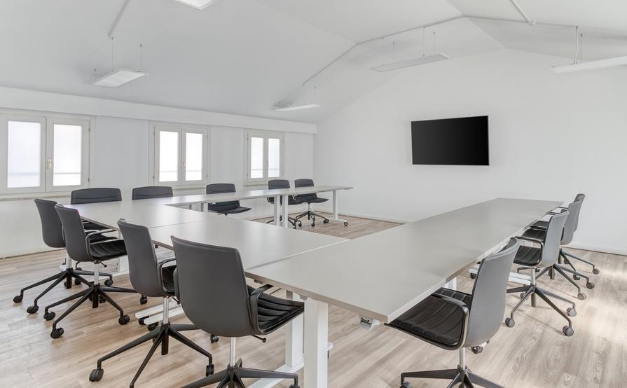 Find office space in Centennial Drive for 5 persons with everything taken care of Find office space in Centennial Drive for 5 persons with everything taken care of