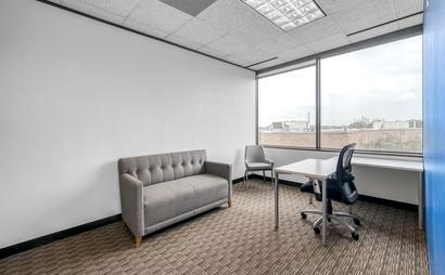 Private office space for 3 persons in Riverside Pkwy Private office space for 3 persons in Riverside Pkwy