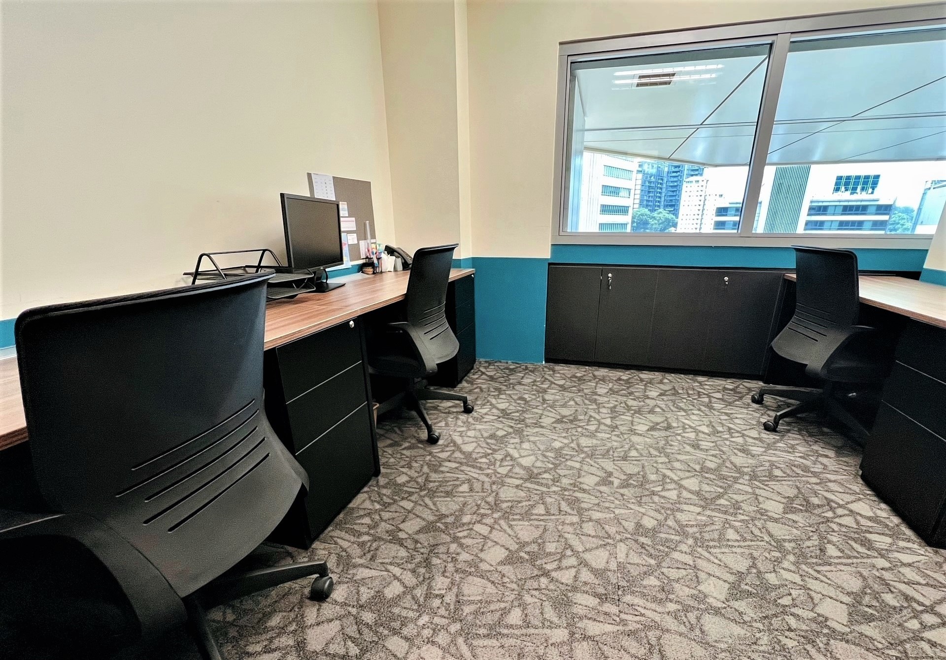 3 Pax Private Office