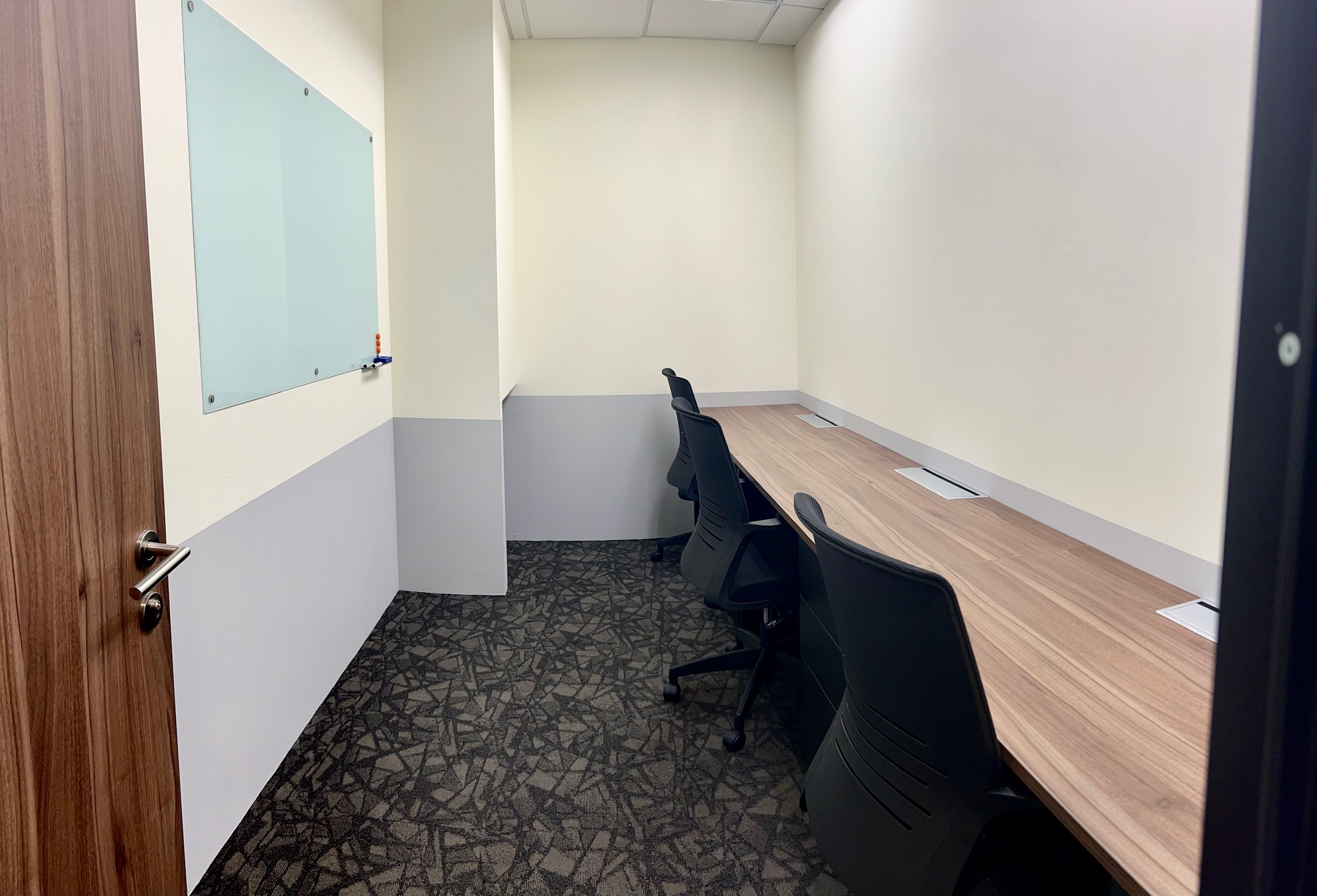 3 Pax Private Office