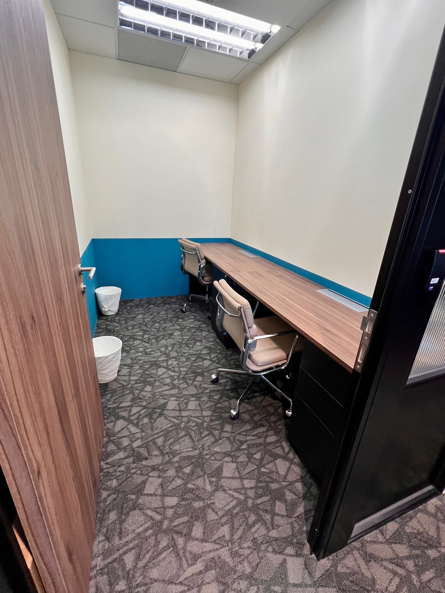 2 Pax Private Office