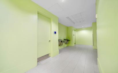 Collaboration Room (4-6 People) Collaboration Room (4-6 People)