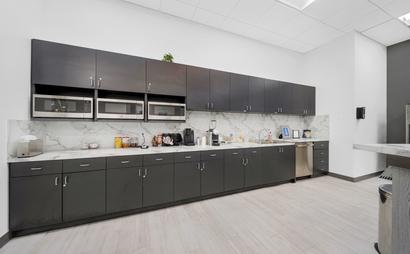 Collaboration Room (4-6 People) Collaboration Room (4-6 People)