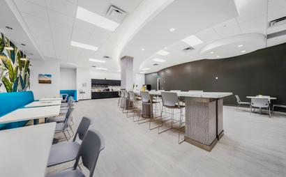 Collaboration Room (4-6 People) Collaboration Room (4-6 People)