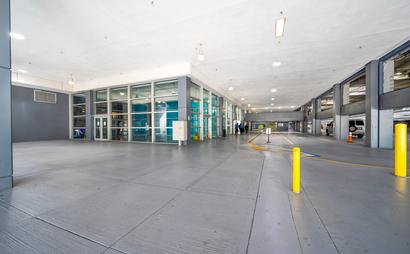 Collaboration Room (4-6 People) Collaboration Room (4-6 People)