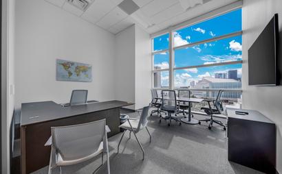 Collaboration Room (4-6 People) Collaboration Room (4-6 People)