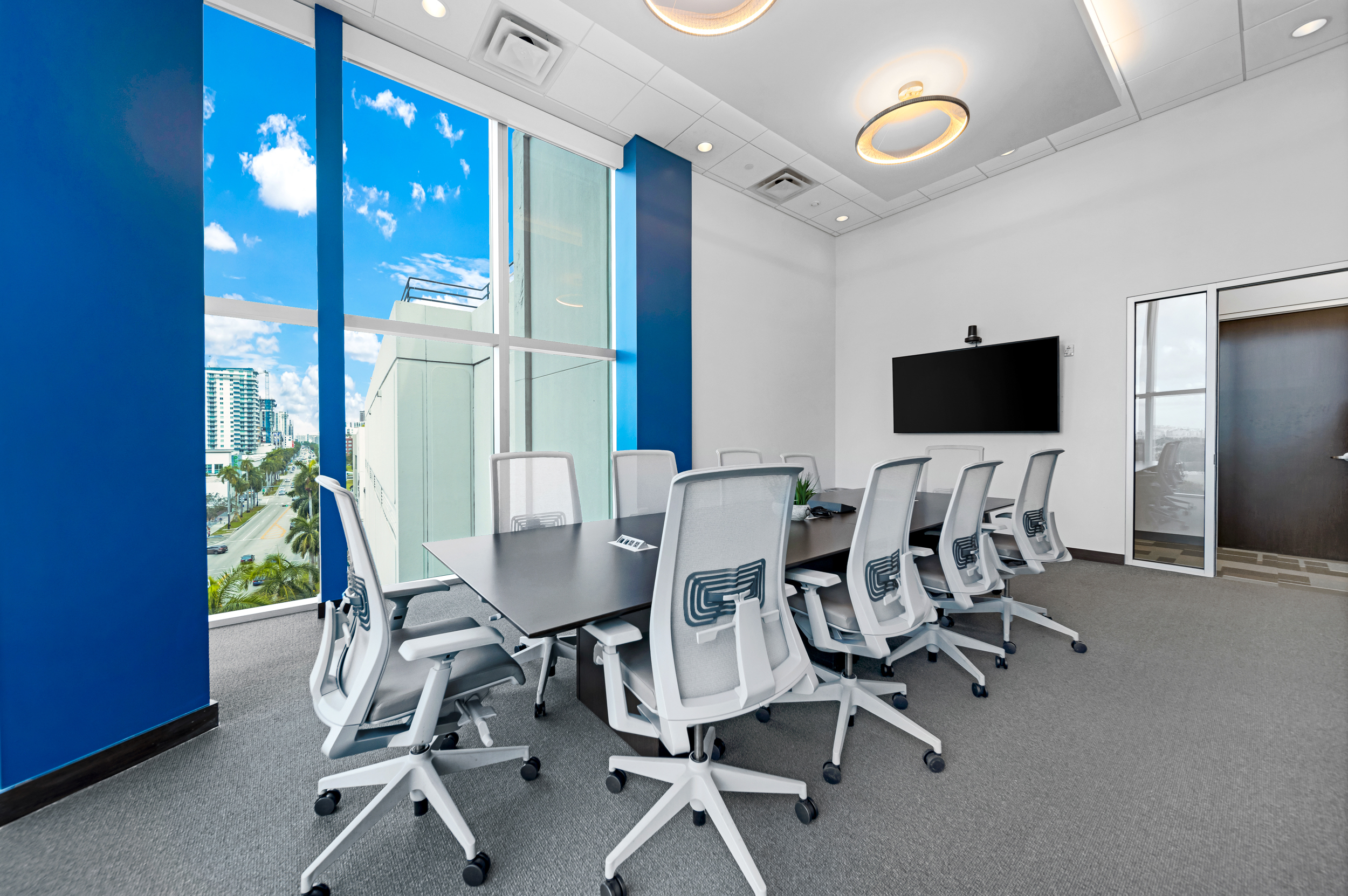 Executive Conference Room (12-14 People)