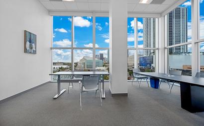 Executive Conference Room (12-14 People) Executive Conference Room (12-14 People)