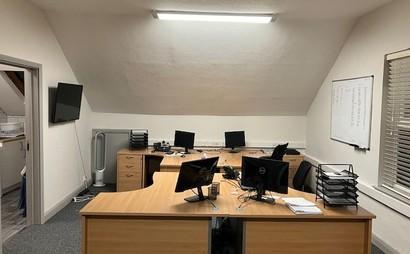 1-4 desks monthly rent in professional recently Refurbed Office including Kitchen Cheadle Hulme, Stockport - Month to month or longer 1-4 desks monthly rent in professional recently Refurbed Office including Kitchen Cheadle Hulme, Stockport - Month to month or longer