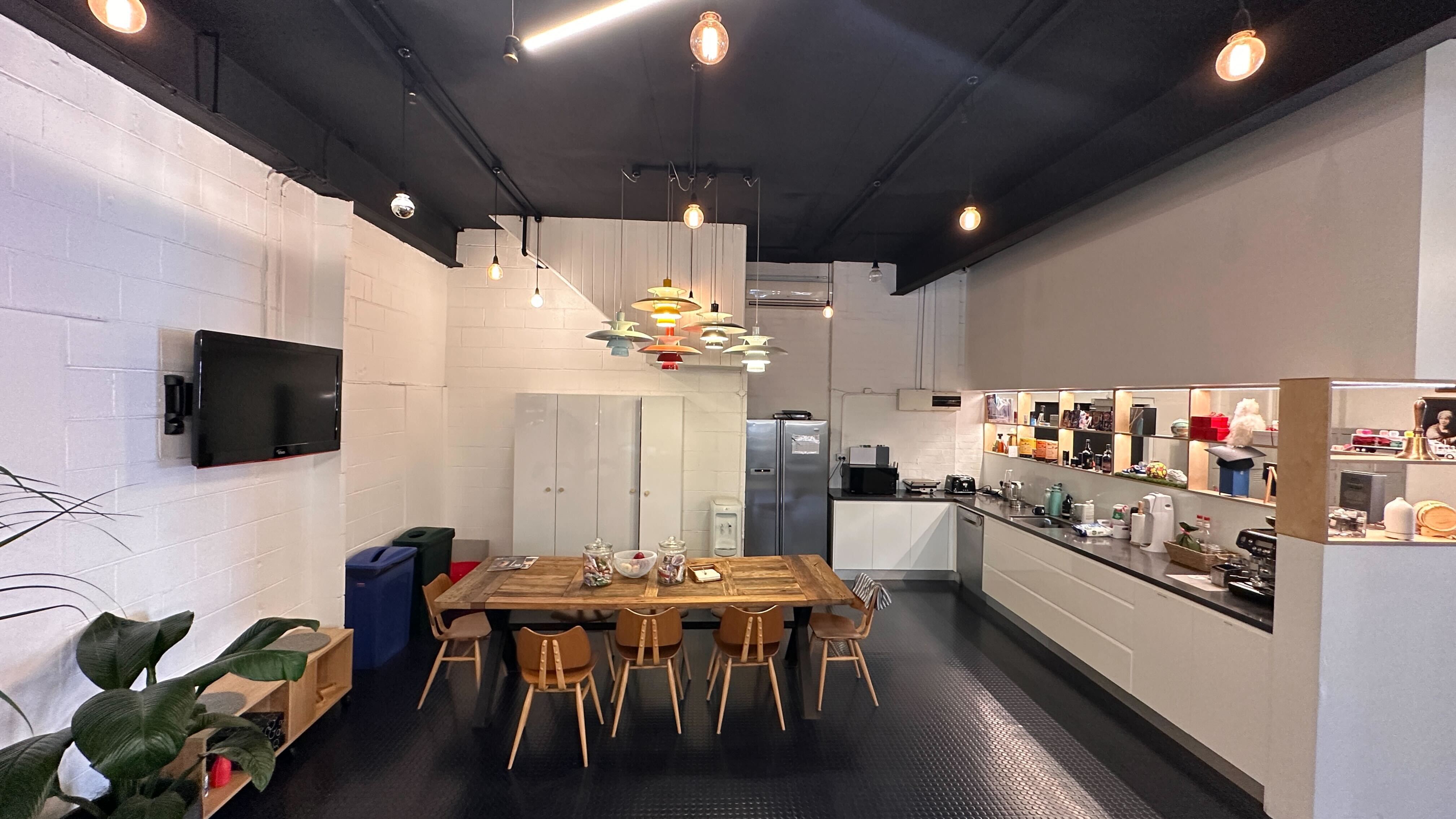 Foveaux St Surry Hills / 4-12 Desks